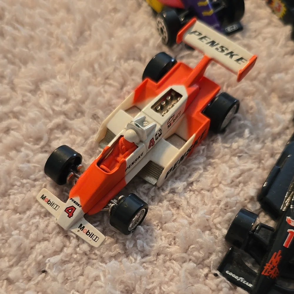 ♡♡♡ Die-Cast Racing Car Toy Set - Assorted Hot Wheels - Picture 2 of 9